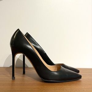 Manolo Blahnik black leather pumps in size 9